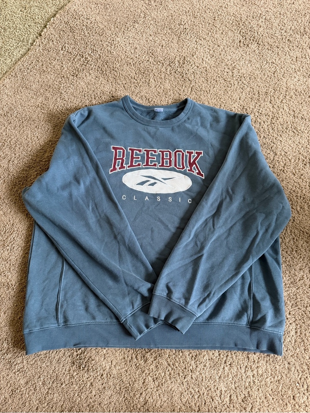 Woman’s crew neck sweatshirt